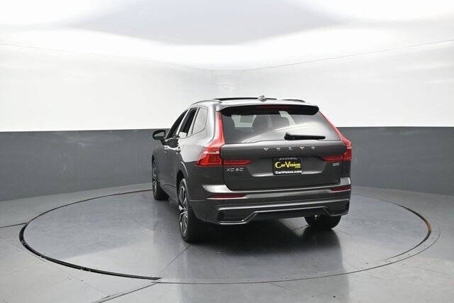 2023 Volvo XC60 B5 Plus Dark Theme