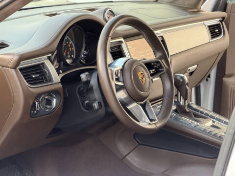 2016 Porsche Macan Turbo