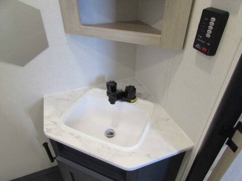 2025 Forest River AVENGER 25