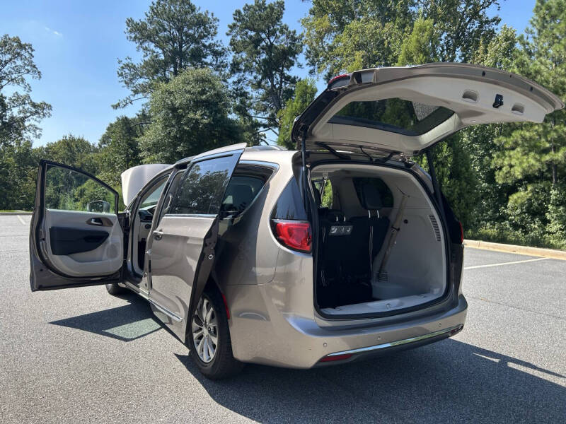2017 Chrysler Pacifica Touring-L