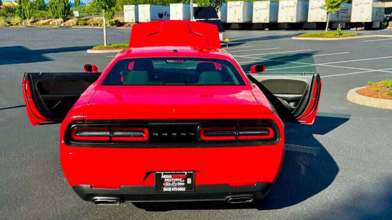 2022 Dodge Challenger SXT