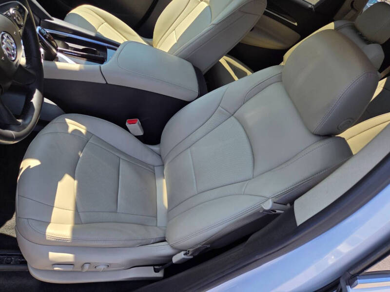 2020 Buick Enclave Essence