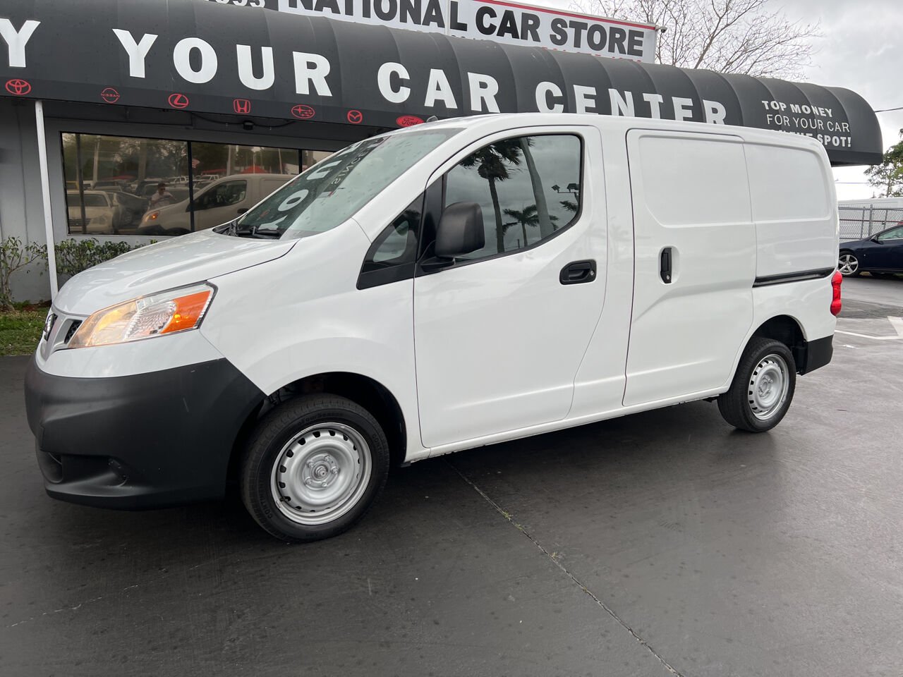 2018 NISSAN NV200 Van - $16,900