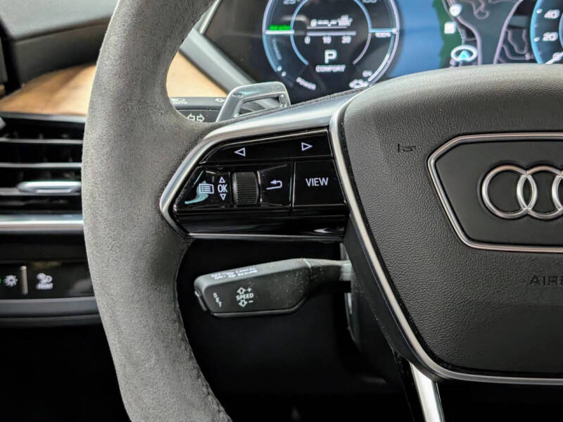 2023 Audi e-tron GT quattro Premium Plus