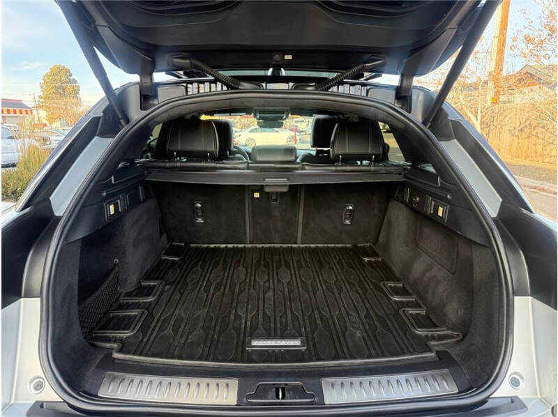 2021 Land Rover Range Rover Velar P400 R-Dynamic HSE