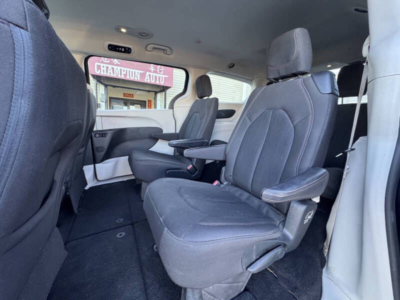 2018 Chrysler Pacifica LX