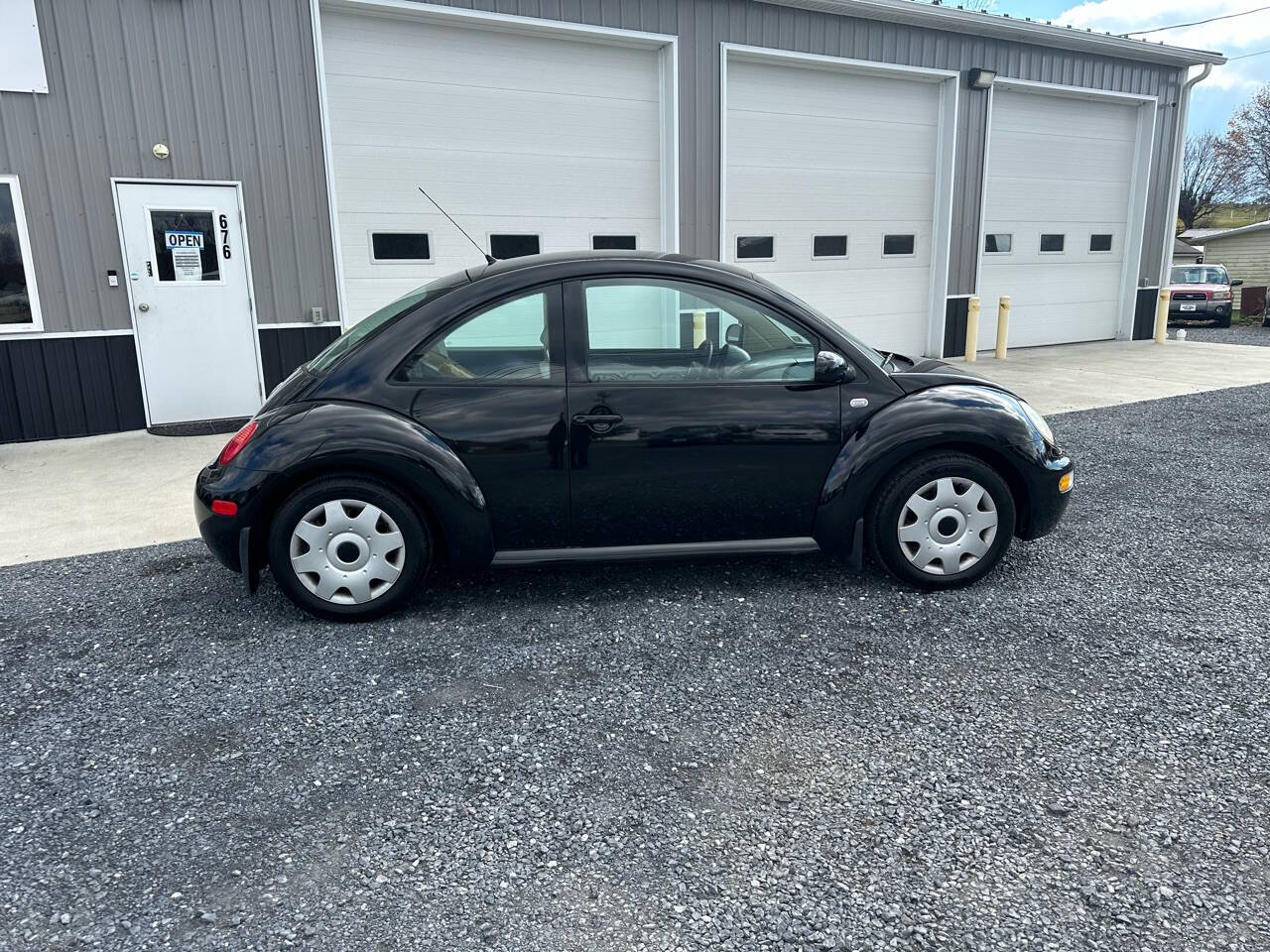 2001 Volkswagen New Beetle for sale at PEAK VIEW MOTORS in Mount Crawford, VA