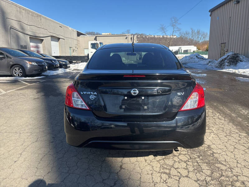 2018 Nissan Versa SV
