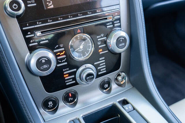 2012 Aston Martin V8 Vantage 15