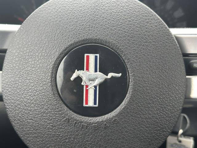 2006 Ford Mustang V6 Deluxe