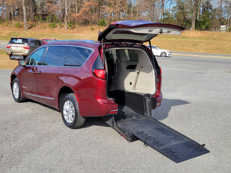 2018 Chrysler WHEELCHAIR VAN