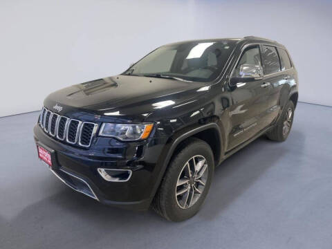 2020 Jeep Grand Cherokee for sale at DAN PORTER MOTORS in Dickinson ND