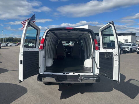 2025 Chevrolet Express 3500