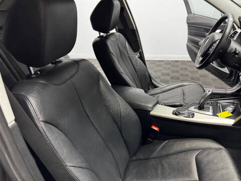 2018 BMW 3 Series 320i xDrive