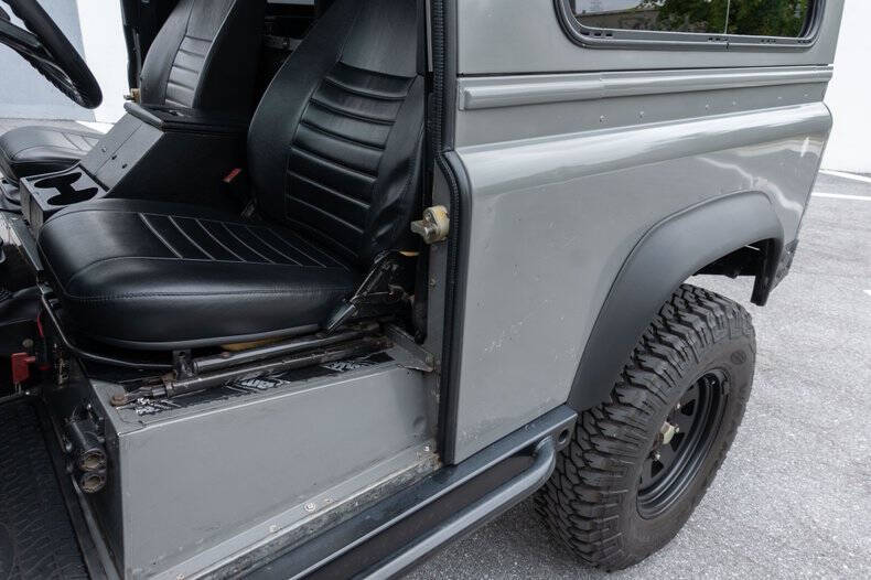 1991 Land Rover Defender