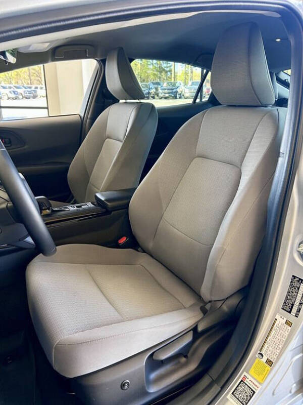 2025 Toyota Prius LE