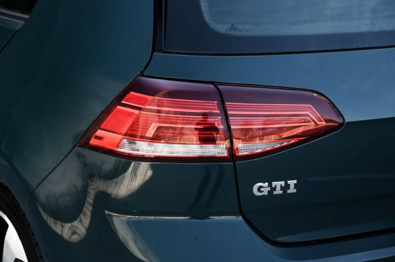 2018 Volkswagen Golf GTI S