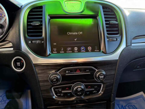 2016 Chrysler 300 Limited