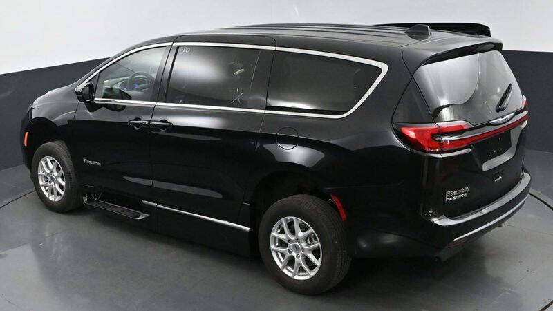 2024 Chrysler Pacifica Touring