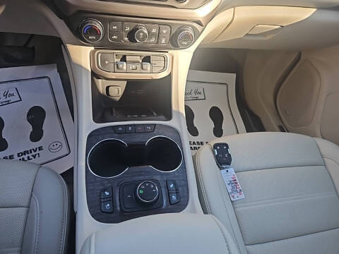 2023 GMC Acadia Denali