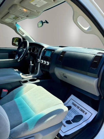 2017 Toyota Sequoia SR5
