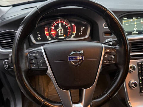 2017 Volvo V60 Cross Country T5 Premier