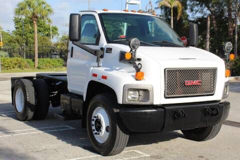 2005 GMC TopKick C7500 for sale at Truck and Van Outlet in Miami FL