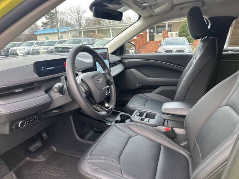 2025 Ford Mustang Mach-E Premium