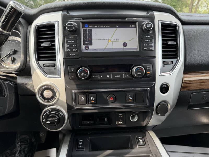 2017 Nissan Titan SL