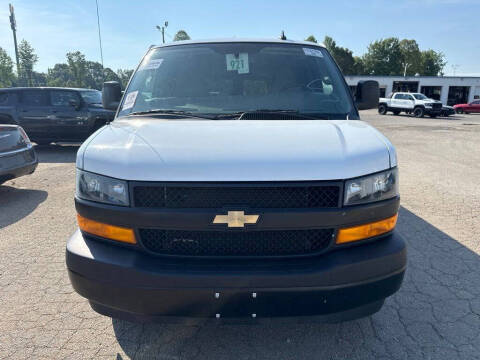 2025 Chevrolet Express LS 3500