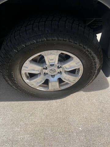 2017 Nissan Titan SV