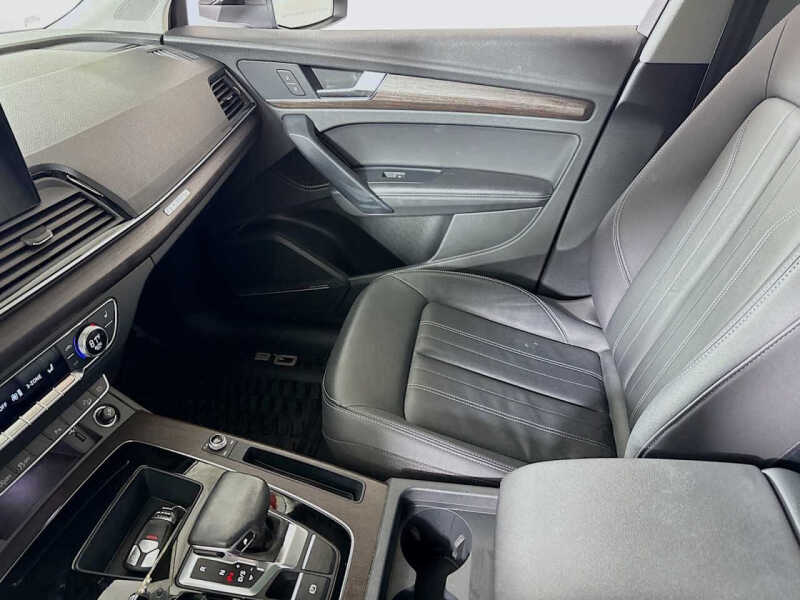 2023 Audi Q5 quattro Premium Plus 40 TFSI