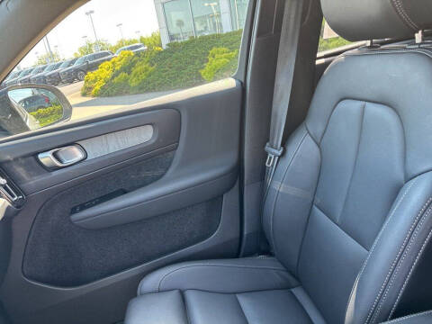 2026 Volvo XC40 B5 Plus