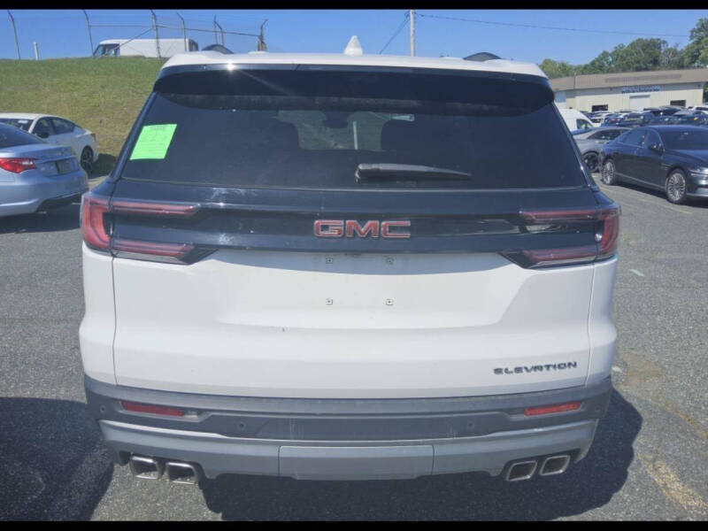 2026 GMC Acadia Elevation