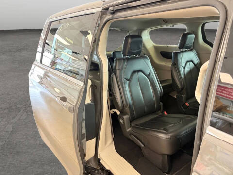 2022 Chrysler Pacifica Touring L