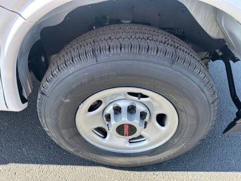 2025 GMC Savana 2500