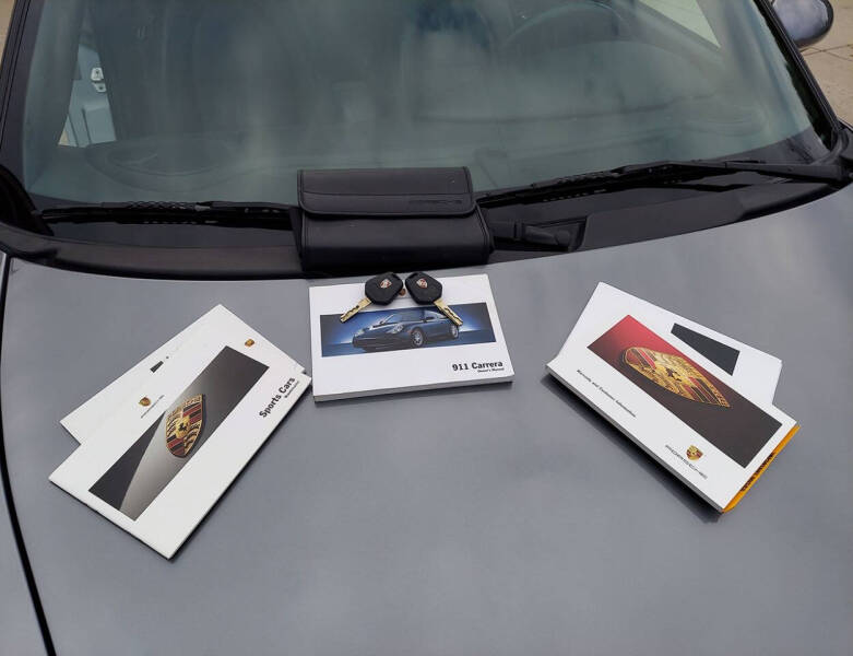 2004 Porsche 911 Carrera 4S