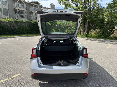 2022 Toyota Prius LE