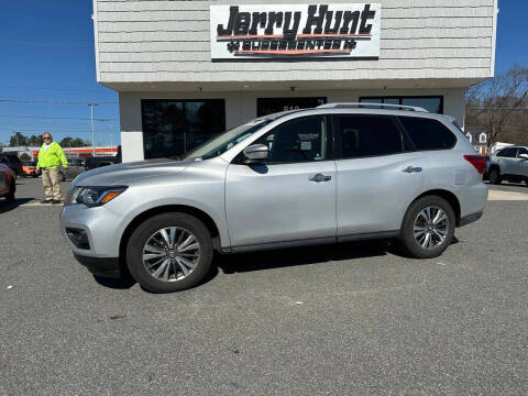 2019 Nissan Pathfinder for sale at Jerry Hunt Supercenter in Lexington NC
