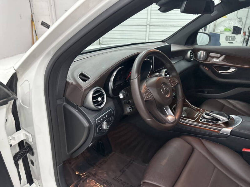 2017 Mercedes-Benz GLC GLC 300