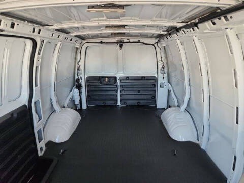 2025 Chevrolet Express 3500