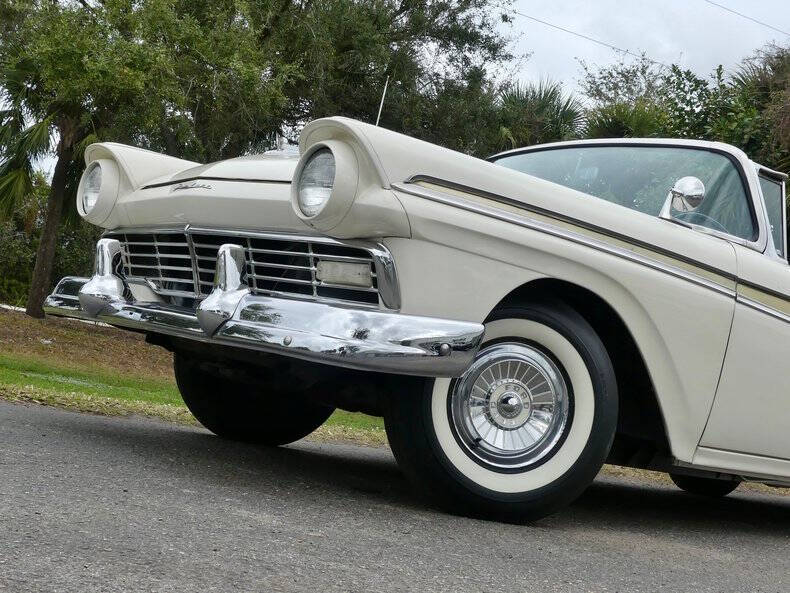 1957 Ford Fairlane
