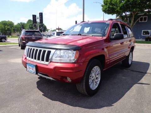 2004 Jeep Grand Cherokee for sale at SCHULTZ MOTORS in Fairmont MN