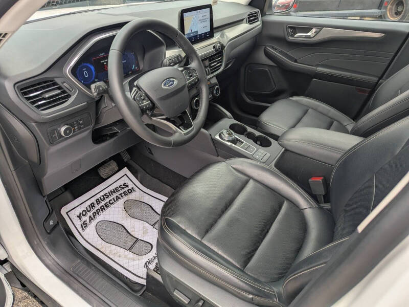 2022 Ford Escape Titanium