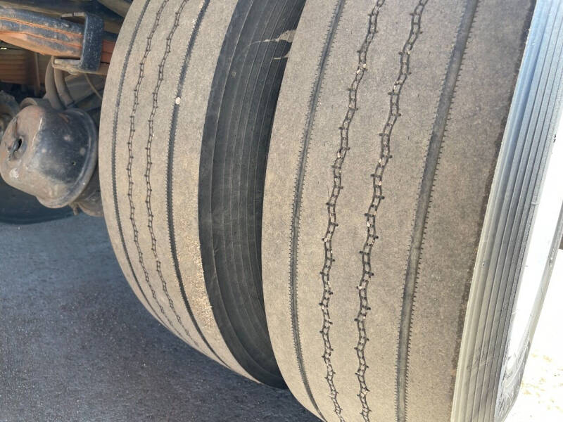 2013 Freightliner Business class M2