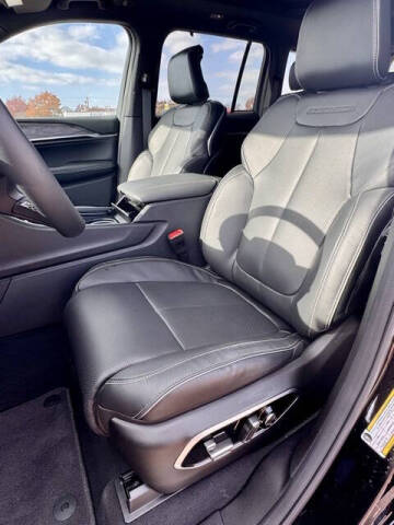 2025 Jeep Grand Cherokee Overland