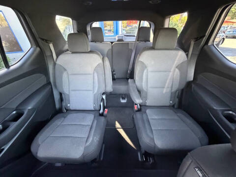 2022 Chevrolet Traverse LT Cloth