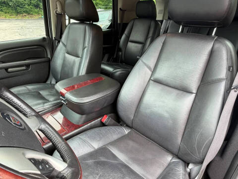 2011 Cadillac Escalade Luxury