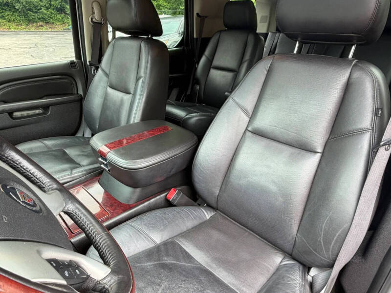 2011 Cadillac Escalade Luxury