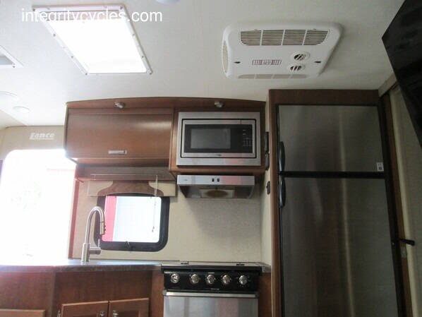 2020 Lance Camper 2465